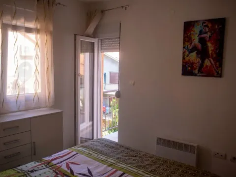 Izdavanje, jednosoban stan, 46m², Dalmatinska ulica, Podgorica - image 2