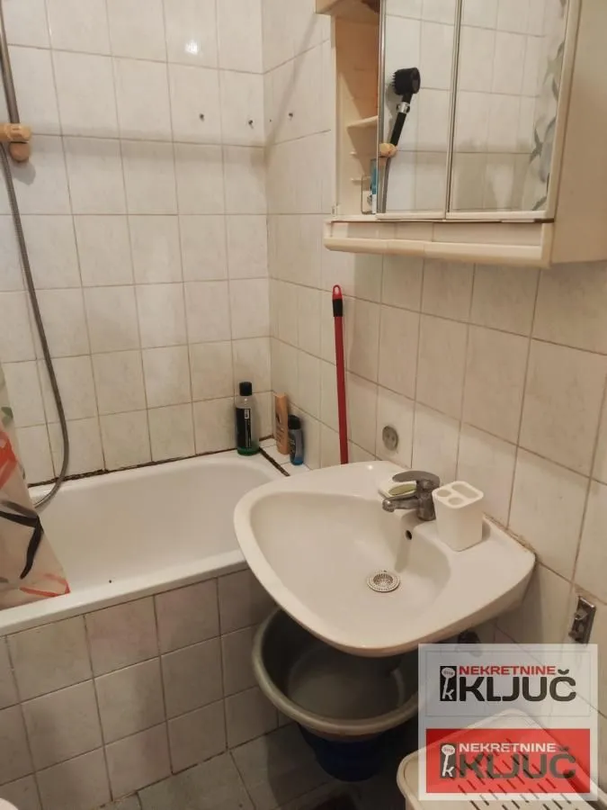 Izdavanje, jednosoban stan, 34m², Grbavica, Novi Sad Sve Podlokacije
