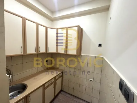 Izdavanje, trosoban stan, 82m², Botanička Bašta, Palilula Sve Podlokacije - image 8