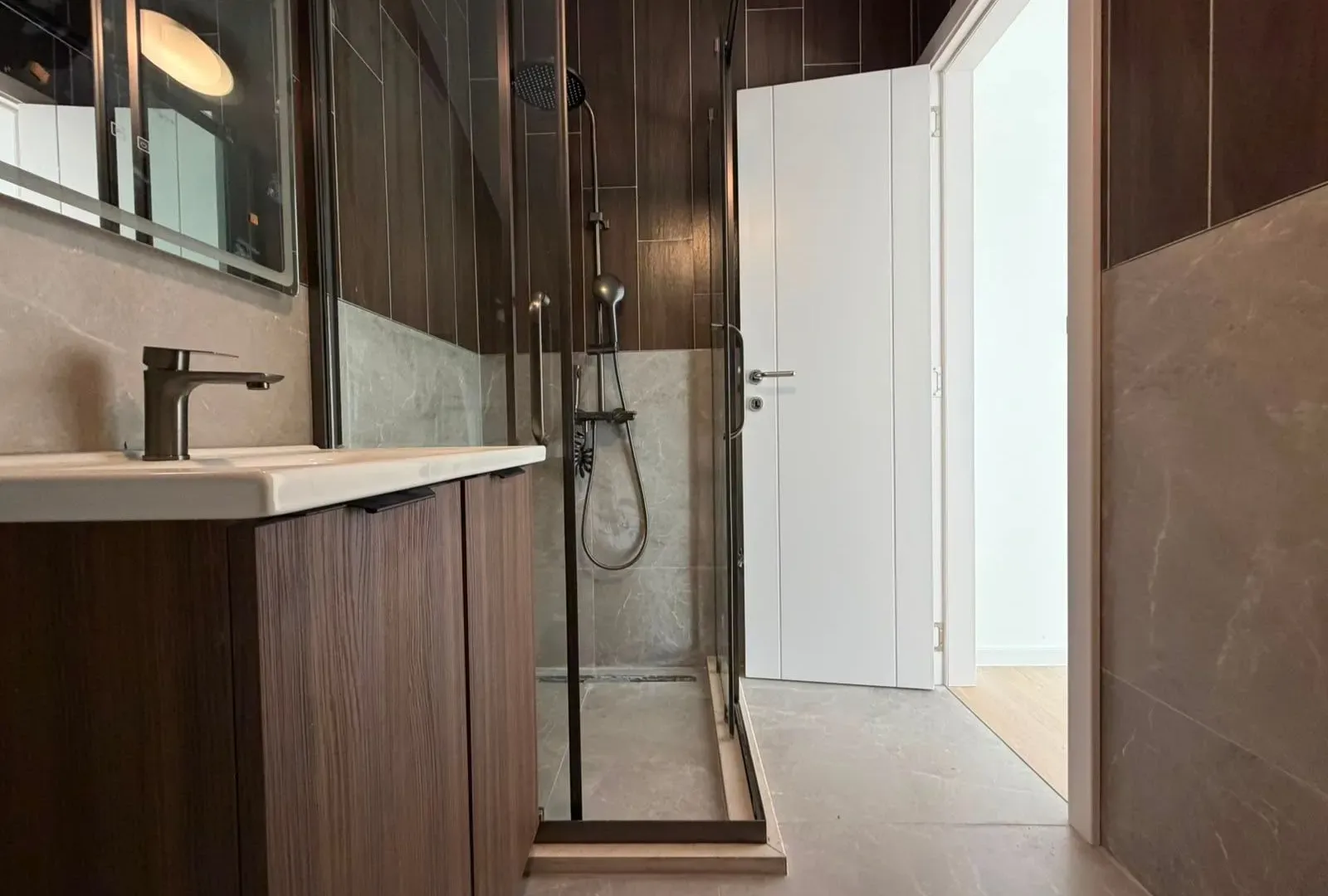 Prodaja, garsonjera, 45m², Tološi, Podgorica