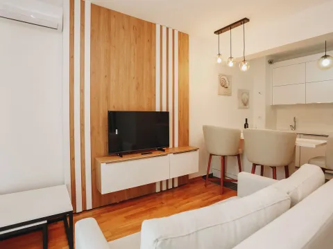 Daily-rent, one bedroom apartment, 36m², Bečići, Budva - image 14