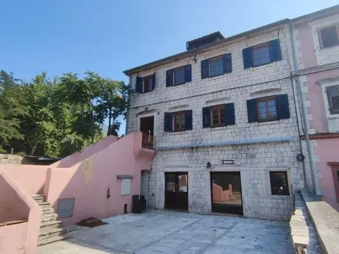 Prodaja, kuća, 300m², Kotor, Crna Gora - image 17