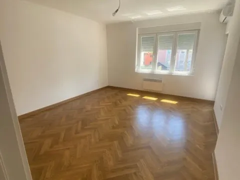 Prodaja, stan, 78m², Južni Bulevar, Vračar Sve Podlokacije - image 5