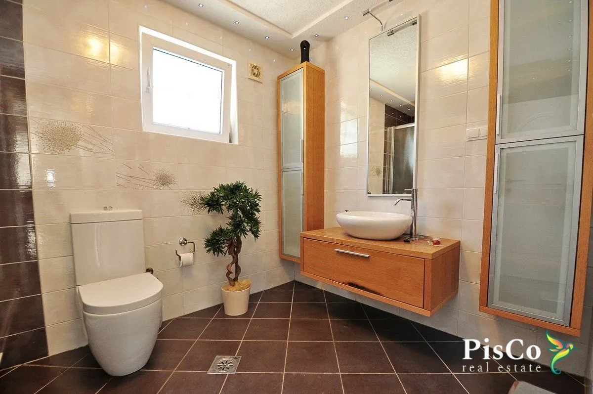 Prodaja, kuća, 350m², Tivat, Crna Gora