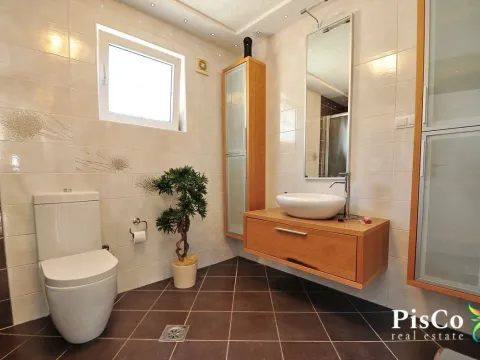 Prodaja, kuća, 350m², Tivat, Crna Gora - image 6