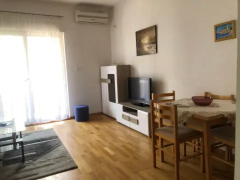 Izdavanje, garsonjera, 30m², City Kvart, Podgorica - image 2