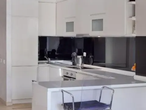 Izdavanje, jednosoban stan, 63m², Centar, Budva - image 9