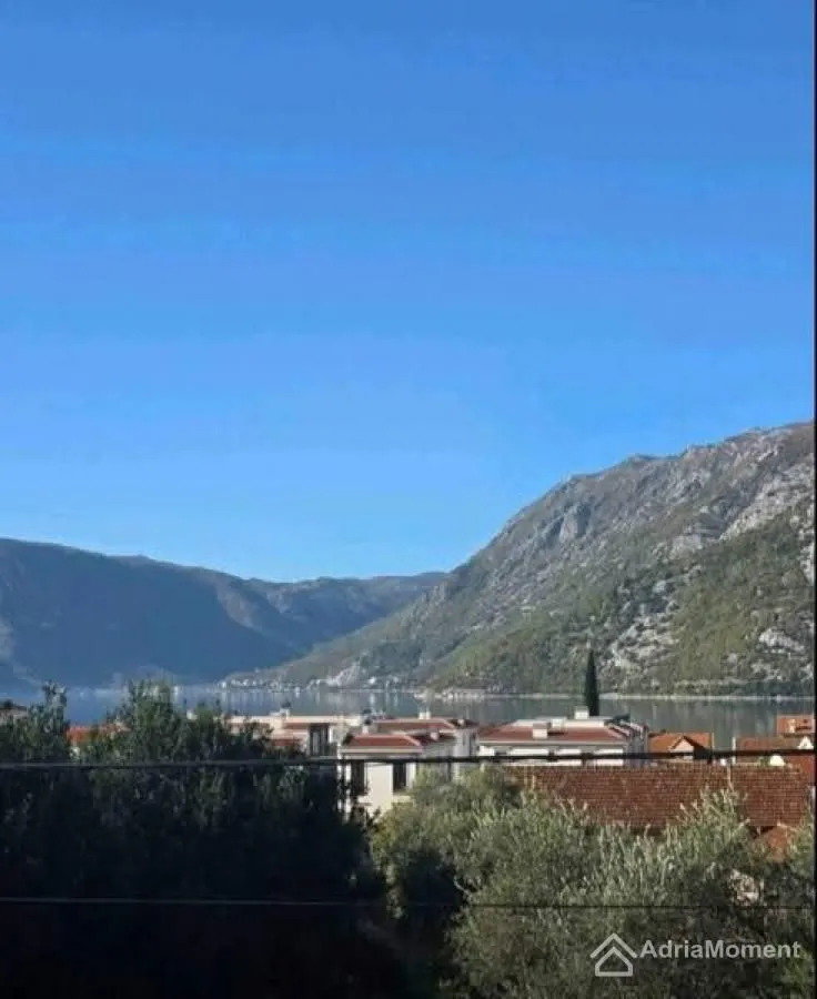 Prodaja, dvosoban stan, 75m², Risan, Kotor