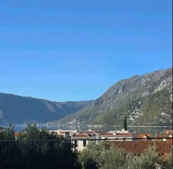Sale, two bedroom apartment, 75m², Risan, Kotor