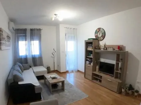 Rent, one bedroom apartment, 43m², City Kej, Podgorica - image 5