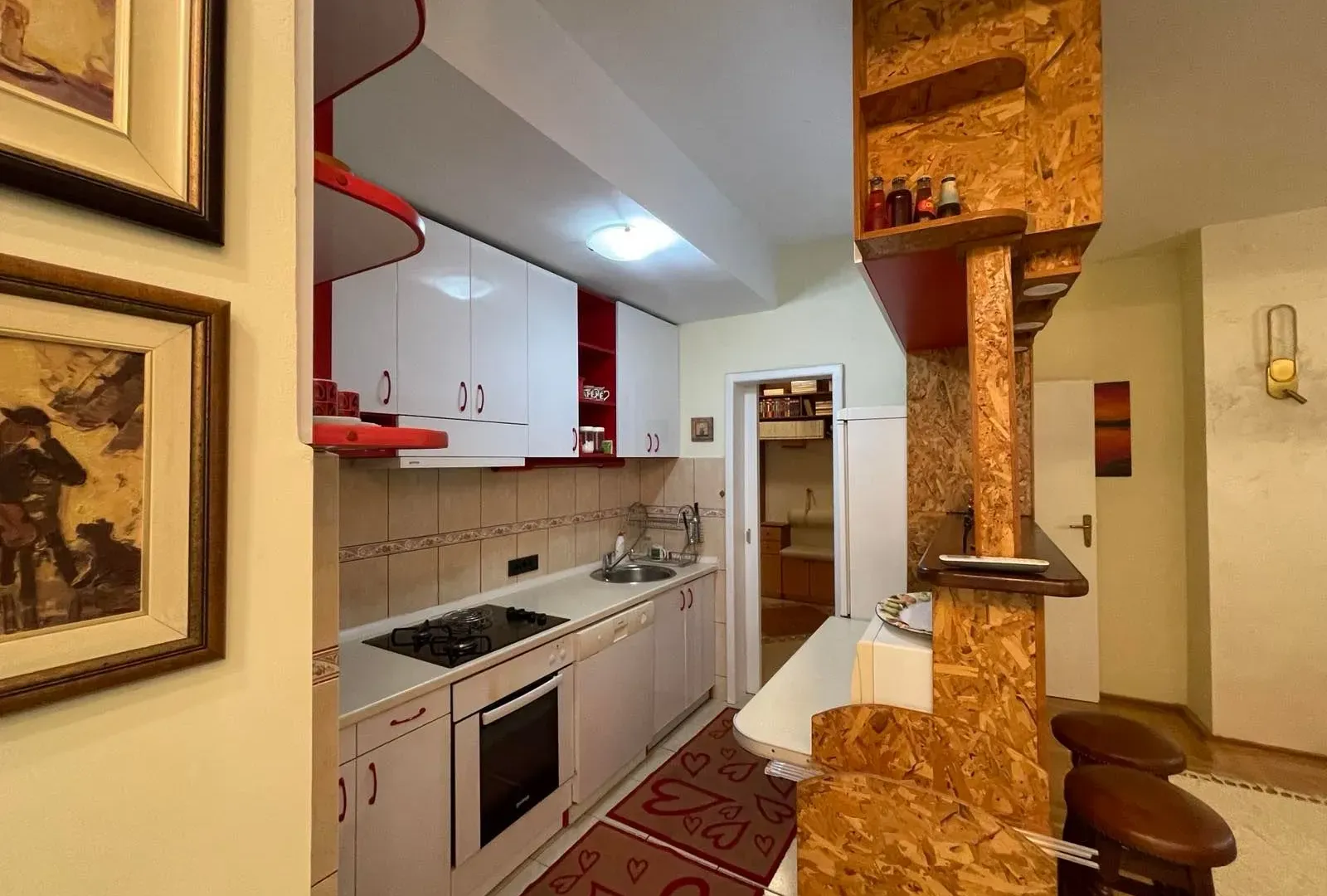 Izdavanje, dvosoban stan, 76m², Centar, Podgorica