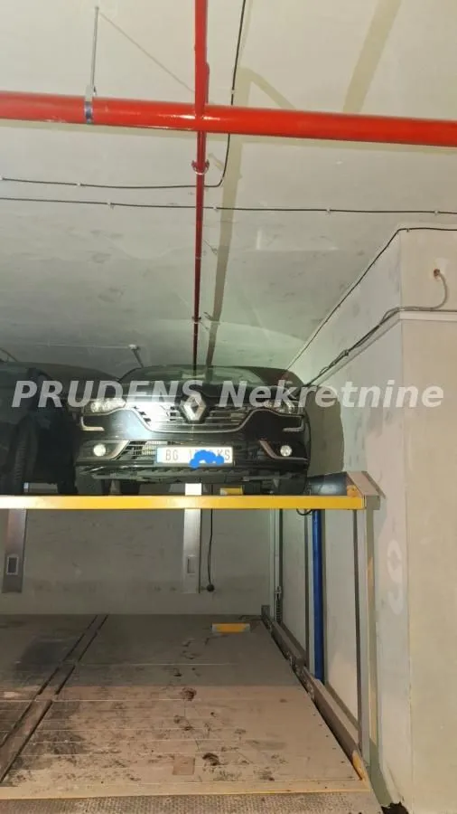Rent, parking/garage, 11m², Crveni Krst, Beograd