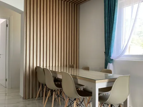 Izdavanje, trosoban stan, 120m², Bečići, Budva - image 19