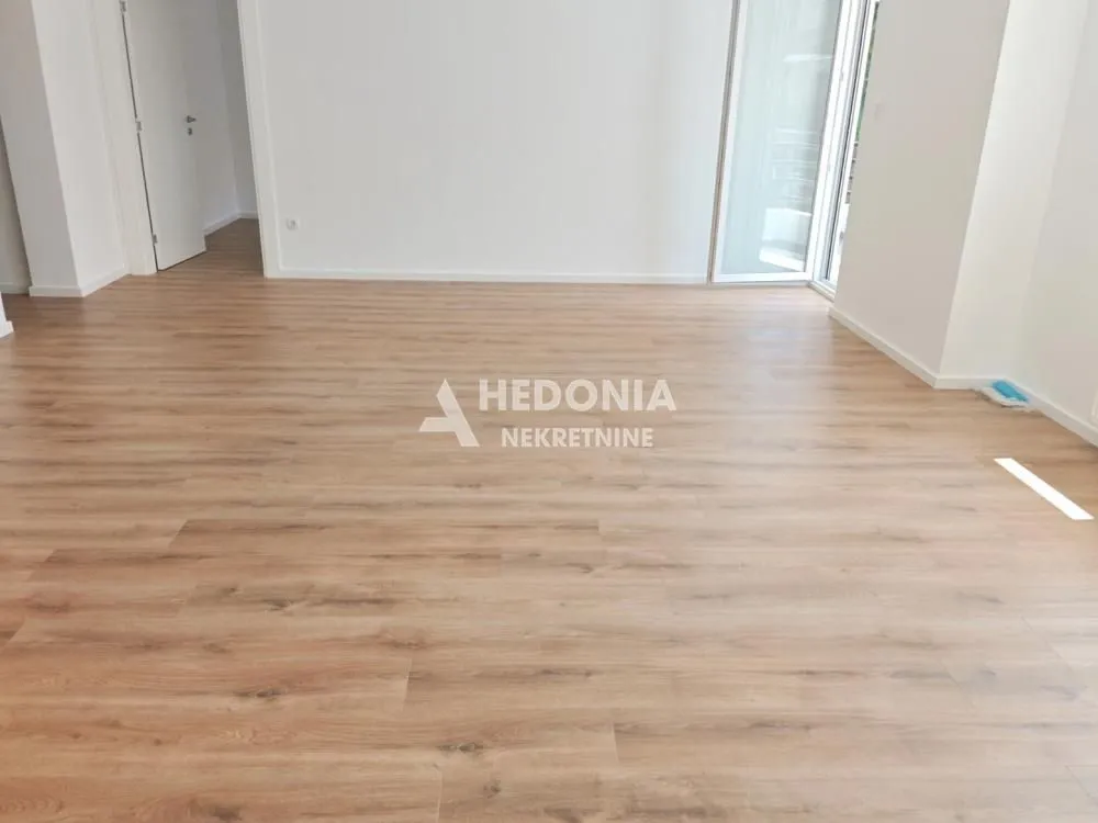 Sale, four bedroom apartment, 95m², Sremčica, Beograd