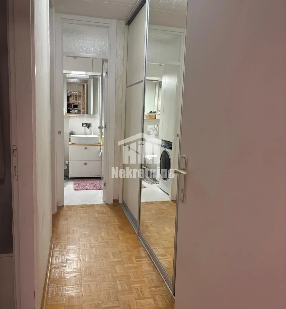 Prodaja, dvosoban stan, 62m², Galenika, Beograd