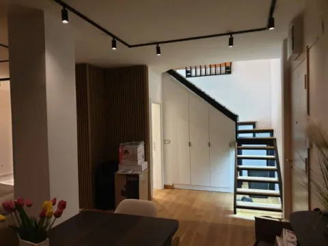 Izdavanje, četvorosoban stan, 125m², Vračar Hram, Vračar Sve Podlokacije - image 4