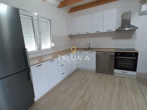 Rent, two bedroom apartment, 135m², Donja Gorica, Podgorica - image 2