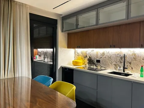 Izdavanje, dvosoban stan, 110m², Pod Kuk, Tivat - image 5