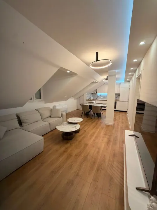 Rent, three bedroom apartment, 106m², Cetinje, Crna Gora