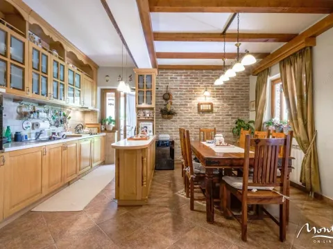 Sale, house, 305m², Orahovac, Kotor - image 20