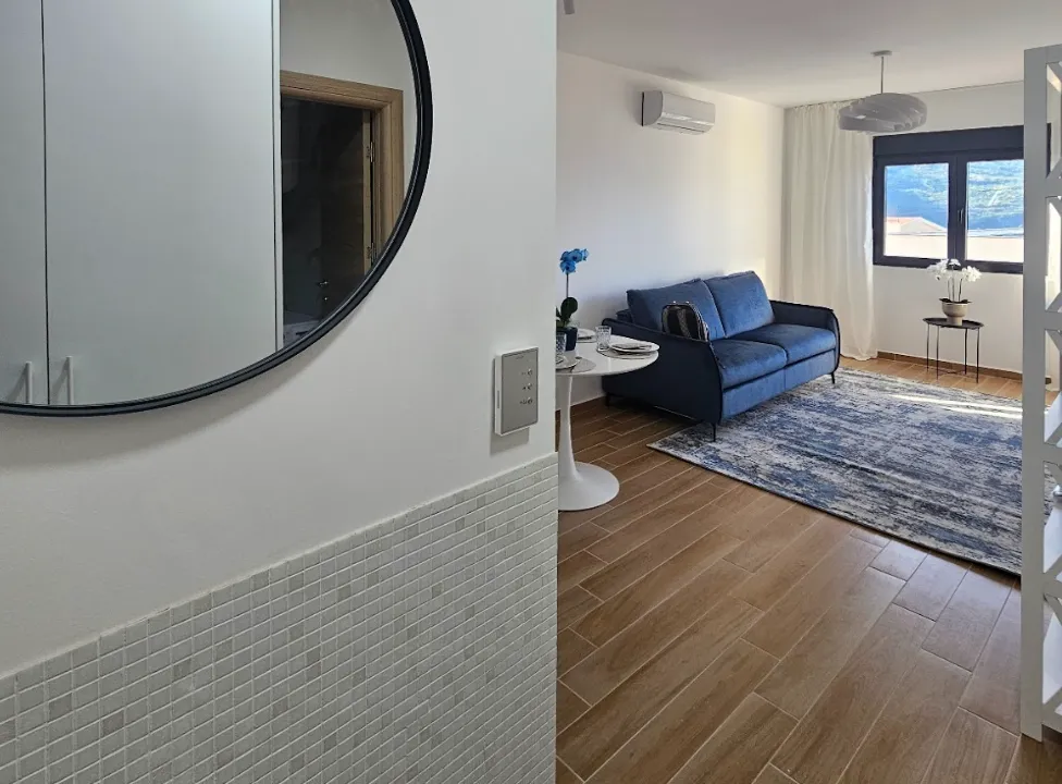 Izdavanje, jednosoban stan, 39m², Kumbor, Herceg Novi