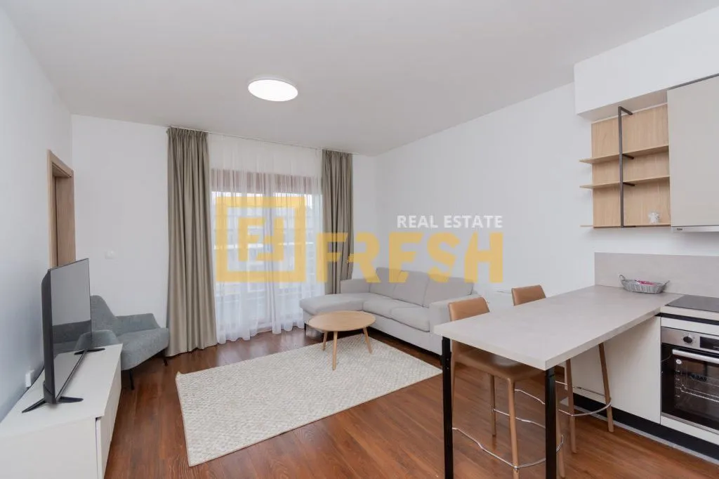 Izdavanje, trosoban stan, 90m², Master Kvart, Podgorica