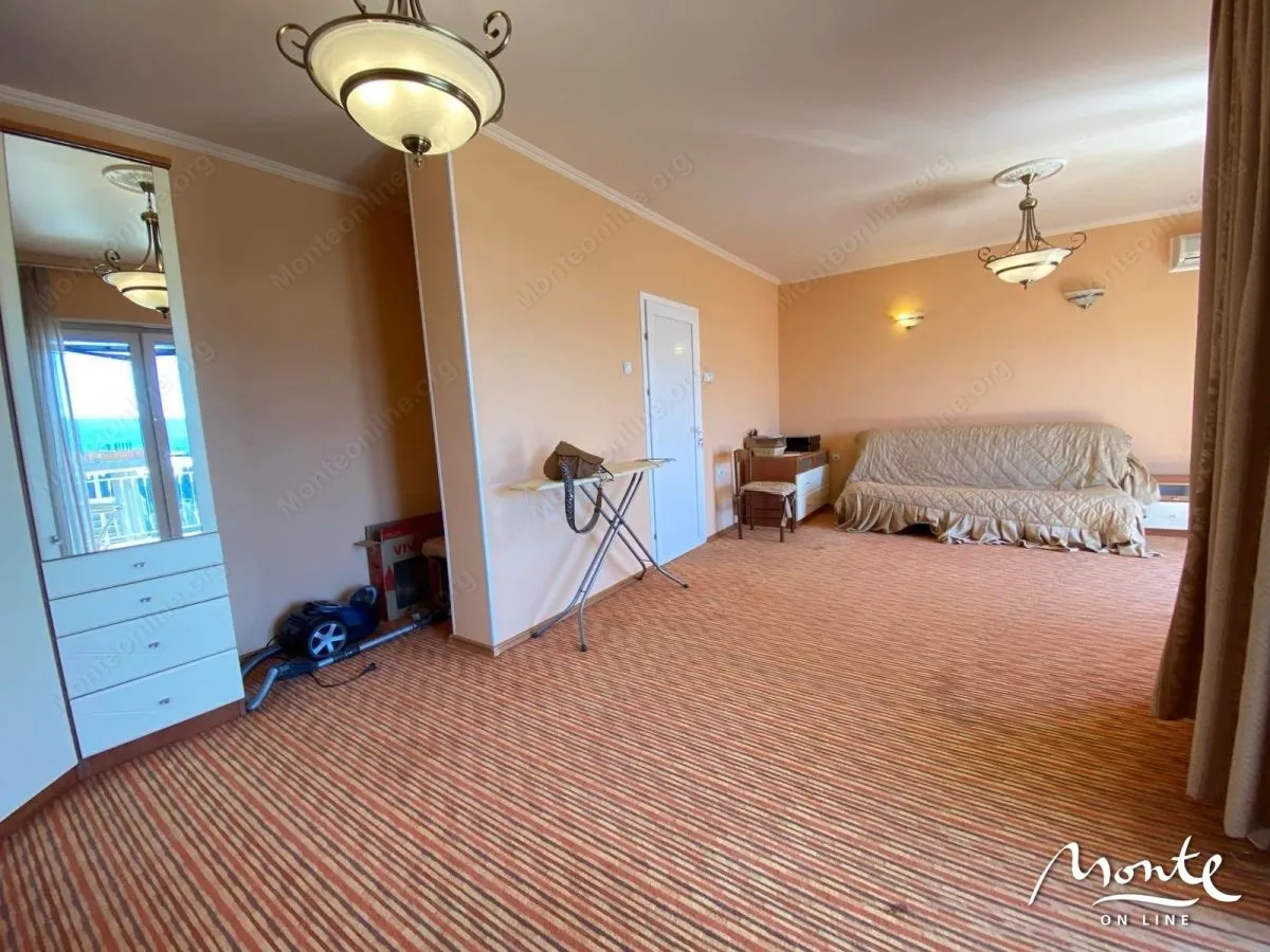 Prodaja, kuća, 180m², Tivat, Crna Gora