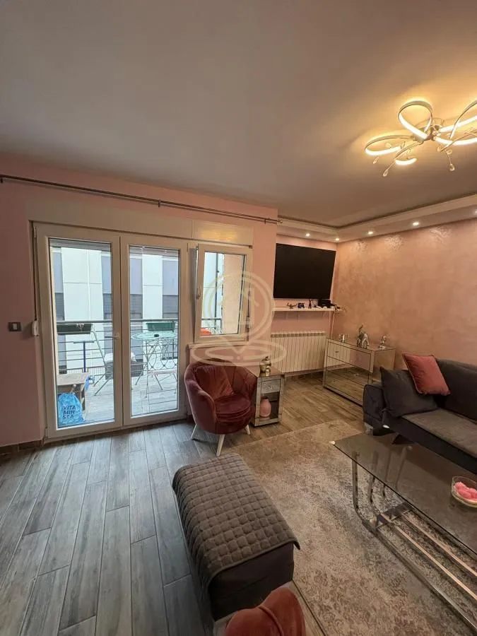 Izdavanje, dvosoban stan, 56m², Lekino Brdo, Voždovac Sve Podlokacije