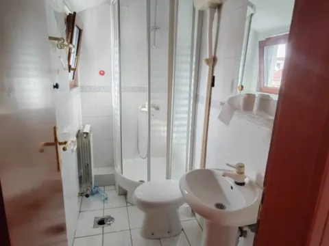 Izdavanje, kuća, 400m², Dalmatinska ulica, Podgorica - image 4