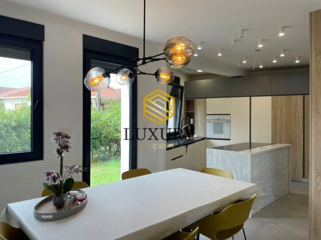 Rent, house, 300m², City Kvart, Podgorica