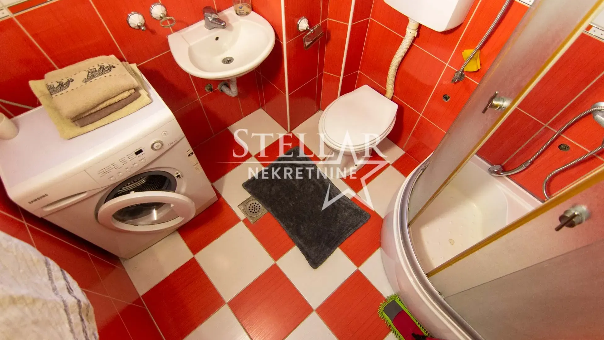 Izdavanje, jednosoban stan, 52m², Zelenika, Podgorica