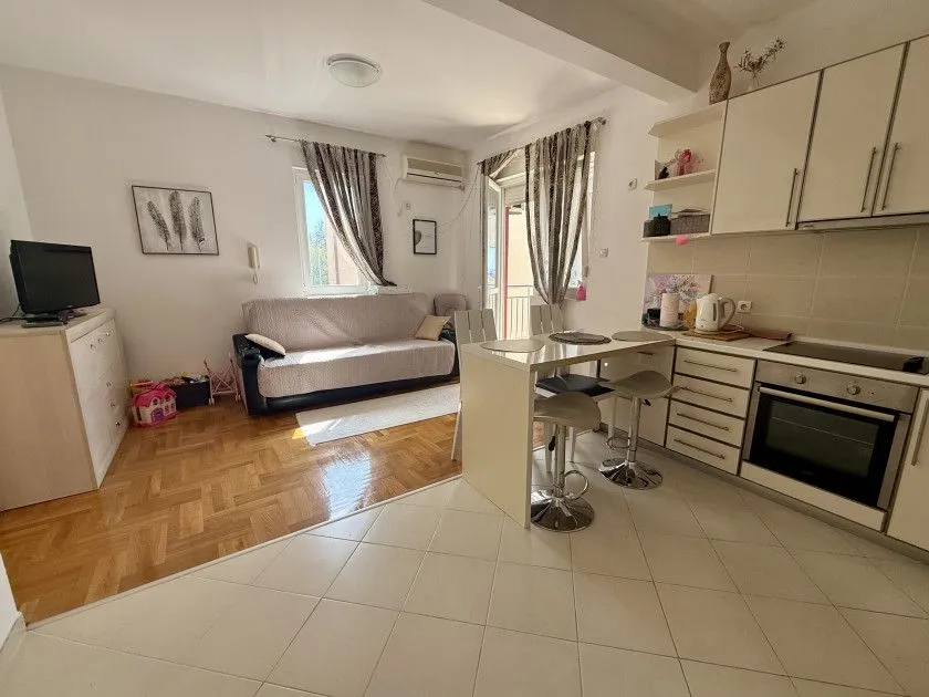Sale, one bedroom apartment, 47m², Petrovac, Budva