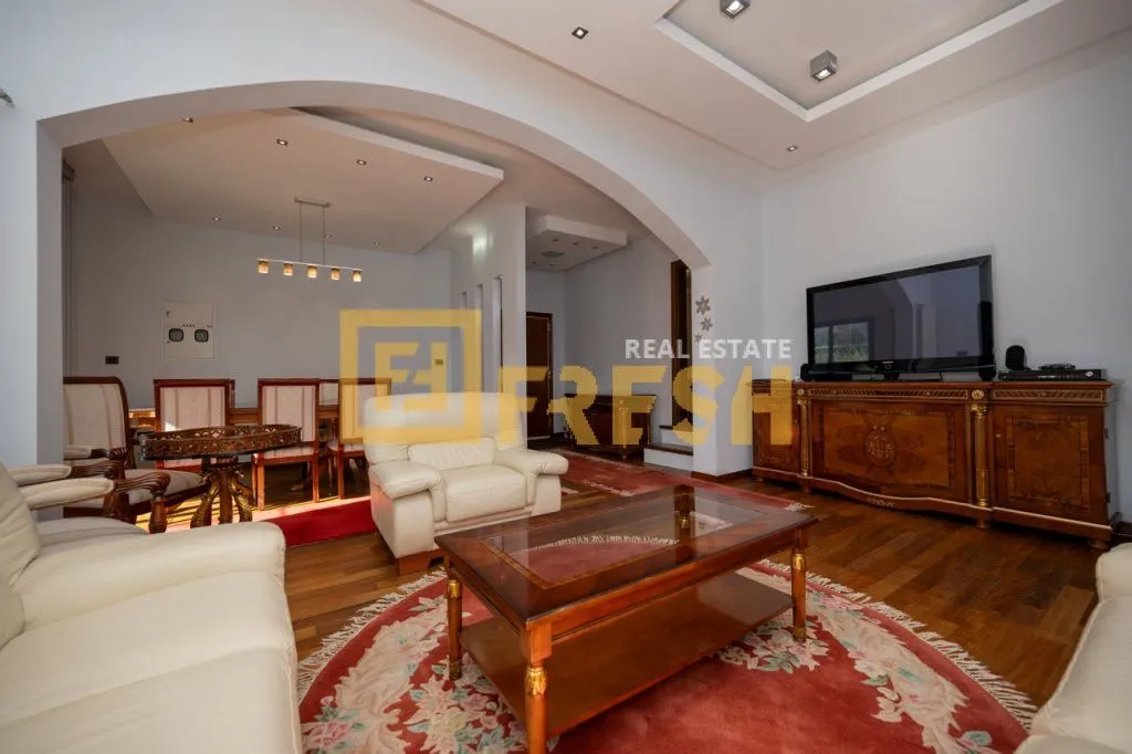 Rent, house, 380m², Mareza, Podgorica