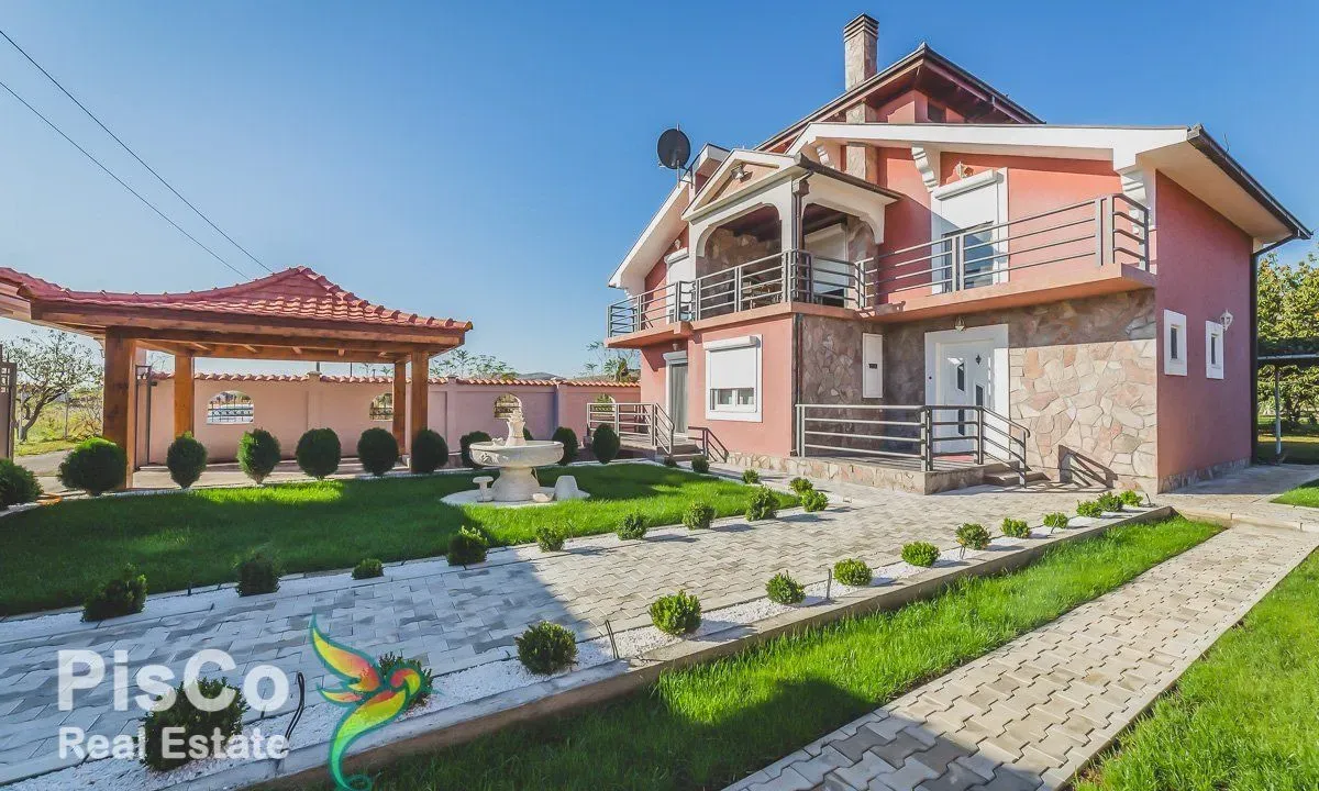 Prodaja, kuća, 200m², Donji Kokoti, Podgorica