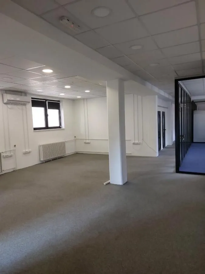 Rent, office space, 200m², Lekino Brdo, Voždovac Sve Podlokacije