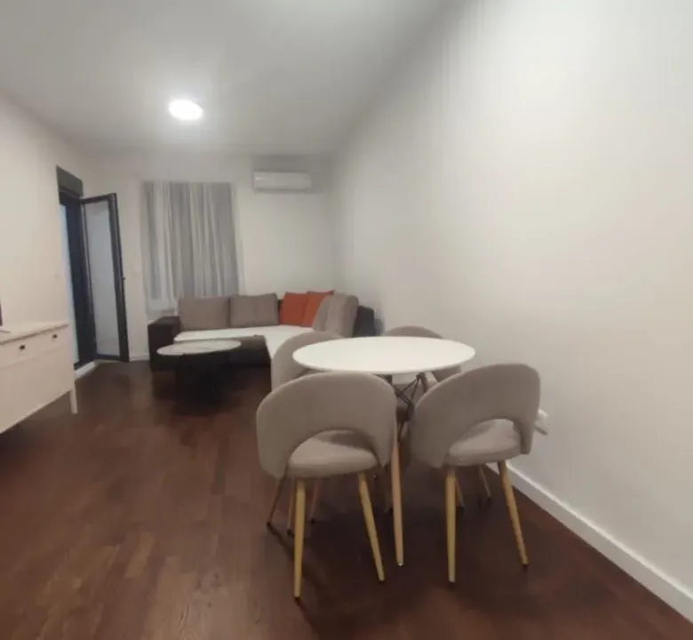 Izdavanje, jednosoban stan, 45m², Krivi Most, Podgorica