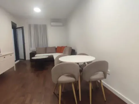 Izdavanje, jednosoban stan, 45m2, Krivi Most, Podgorica Izdavanje, jednosoban stan, 45m2, Krivi Most, Podgorica