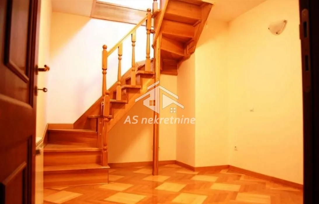 Rent, apartment, 250m², Savski Venac, Beograd