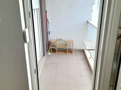 Izdavanje, jednosoban stan, 54m², Tuški Put, Podgorica - image 8