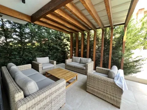 Izdavanje, kuća, 230m², Gornja Gorica, Podgorica - image 19