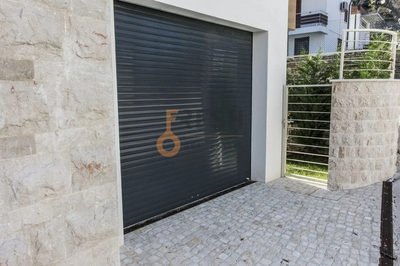 Prodaja, kuća, 586m², Kotor, Crna Gora