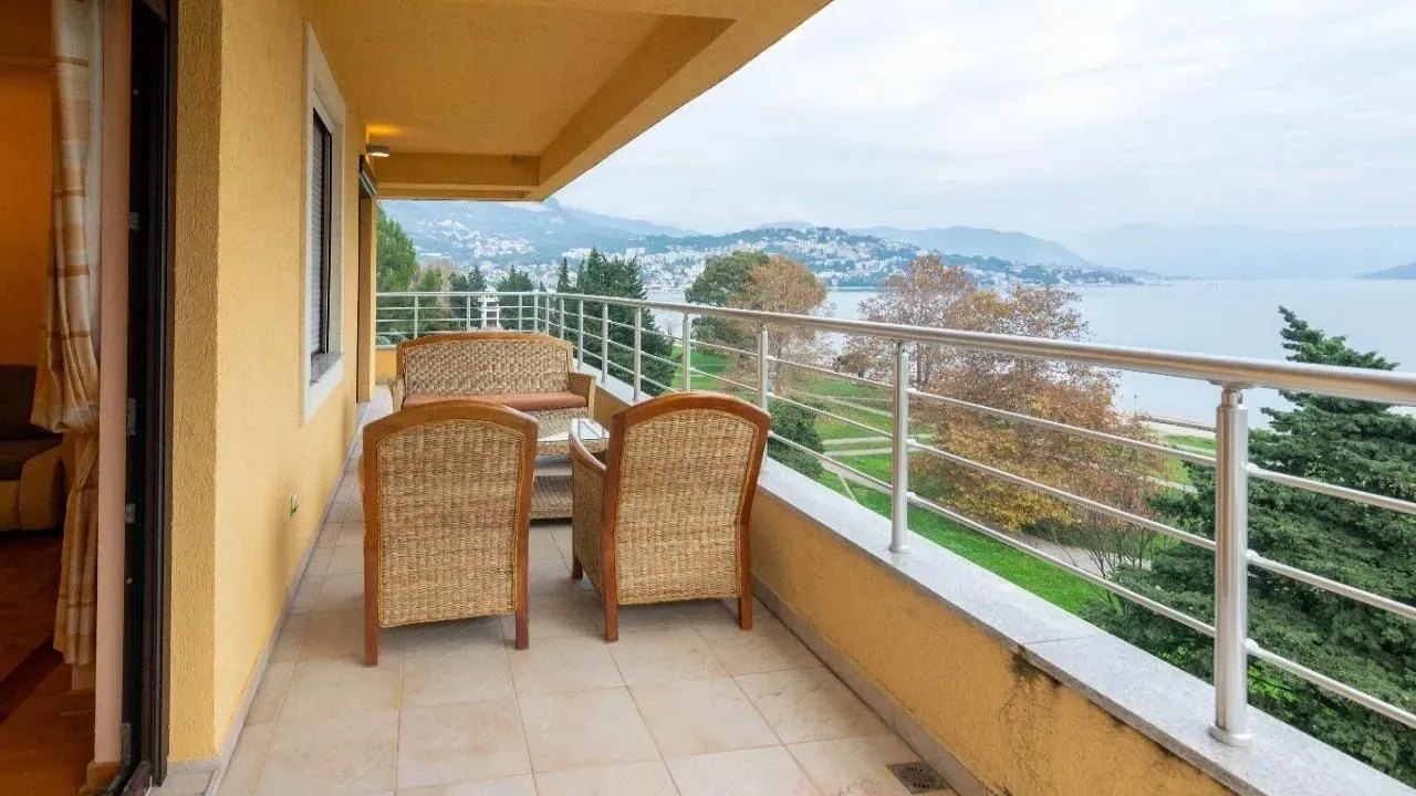 Sale, one bedroom apartment, 60m², Igalo, Herceg Novi