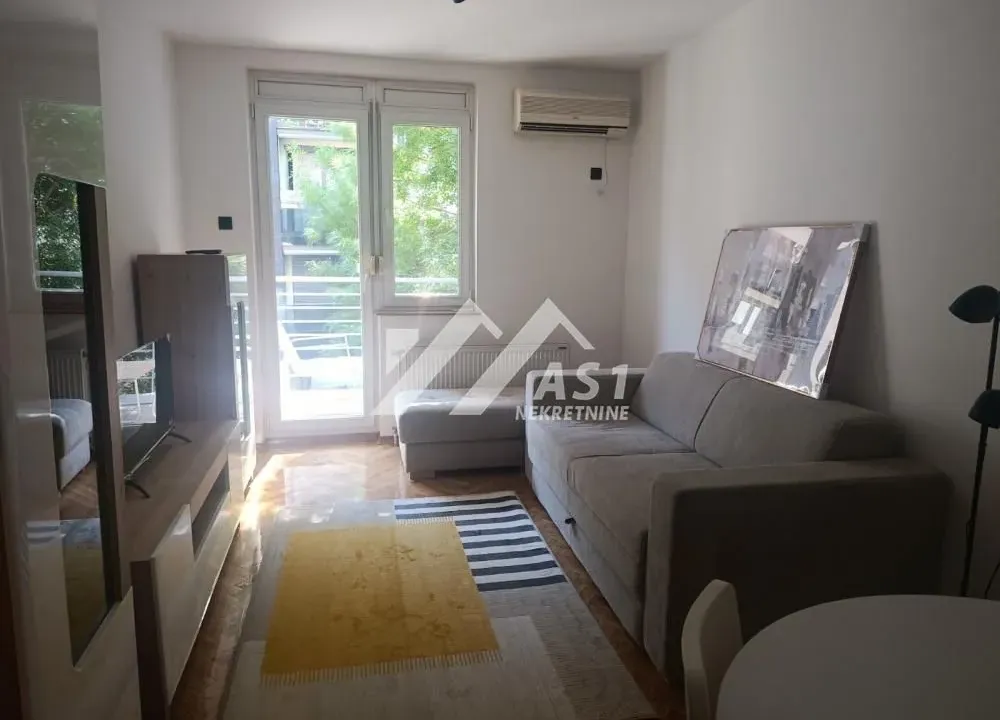 Izdavanje, dvosoban stan, 55m², Bulevar Oslobodjenja, Novi Sad Sve Podlokacije