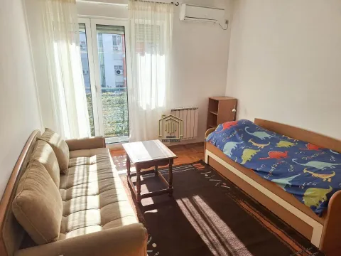Rent, two bedroom apartment, 68m², Podgorica, Crna Gora - image 9