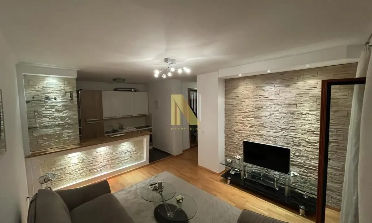 Prodaja, dvosoban stan, 52m², Stari grad, Novi Sad