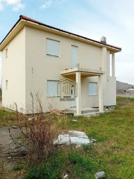 Kuća in Dahna