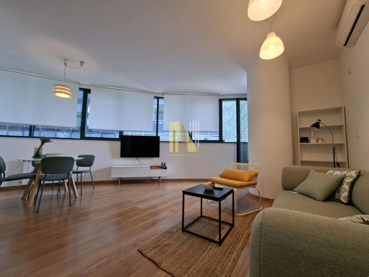 Izdavanje, dvosoban stan, 48m², Centar, Novi Sad