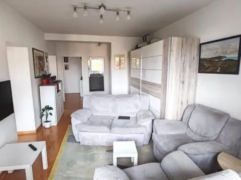 Sale, three bedroom apartment, 60m², Karaburma, Palilula Sve Podlokacije