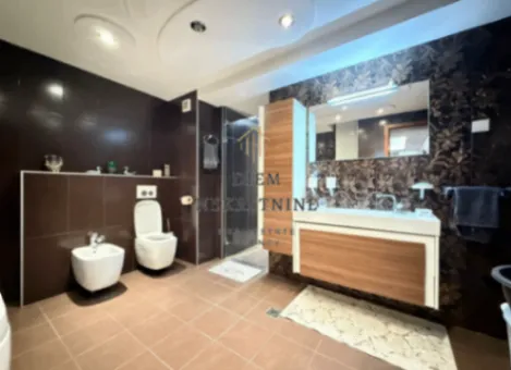 Izdavanje, četvorosoban stan, 178m², Podgorica, Crna Gora - image 2