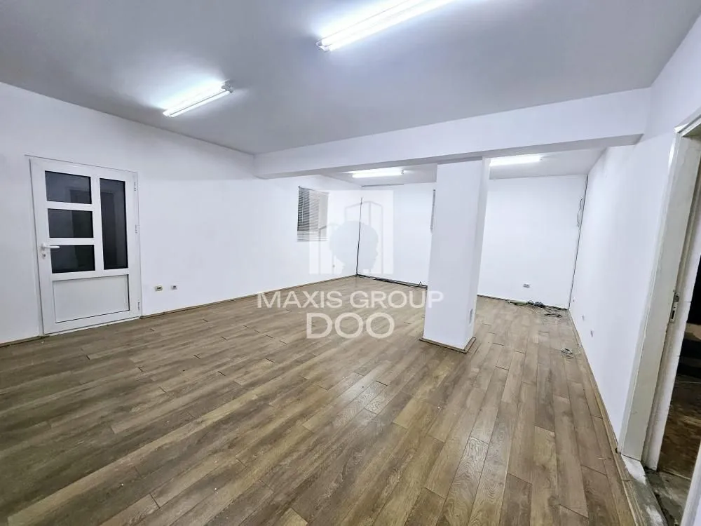 Izdavanje, poslovni prostor, 82m², Zemun Kalvarija, Zemun Sve Podlokacije